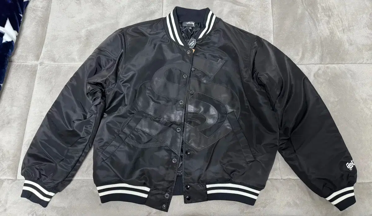 STUSSY | 스투시 M Stussy Surfman Stadium Jacket Black on